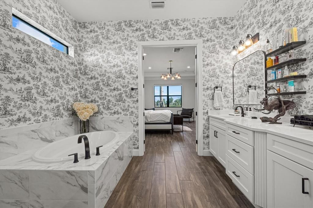 For Sale: $1,650,000 (4 beds, 4 baths, 3963 Square Feet)