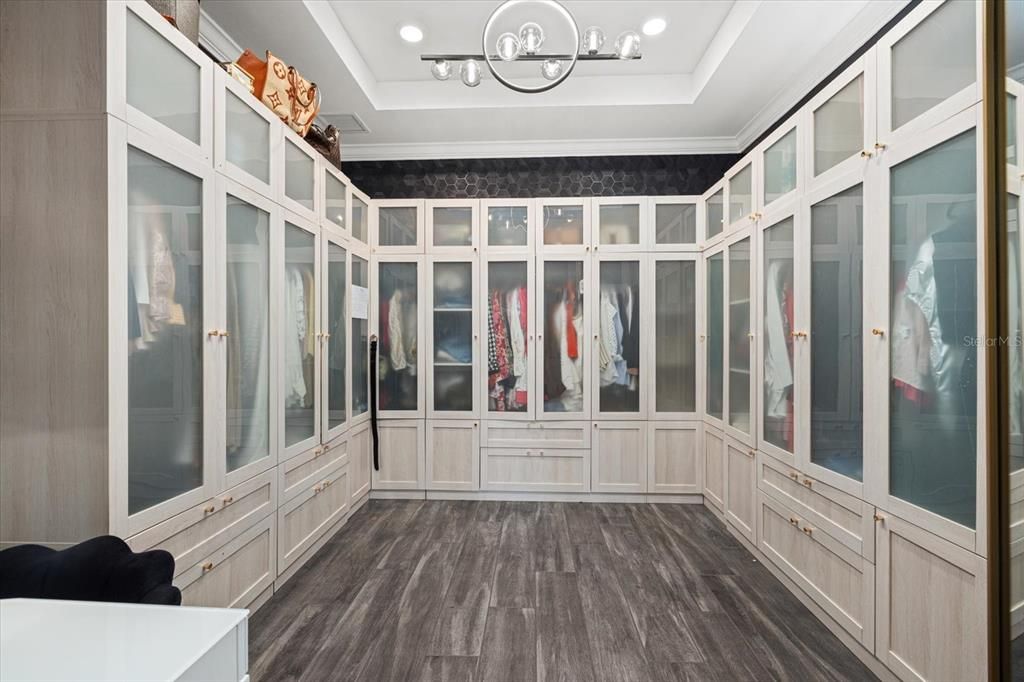 For Sale: $1,650,000 (4 beds, 4 baths, 3963 Square Feet)