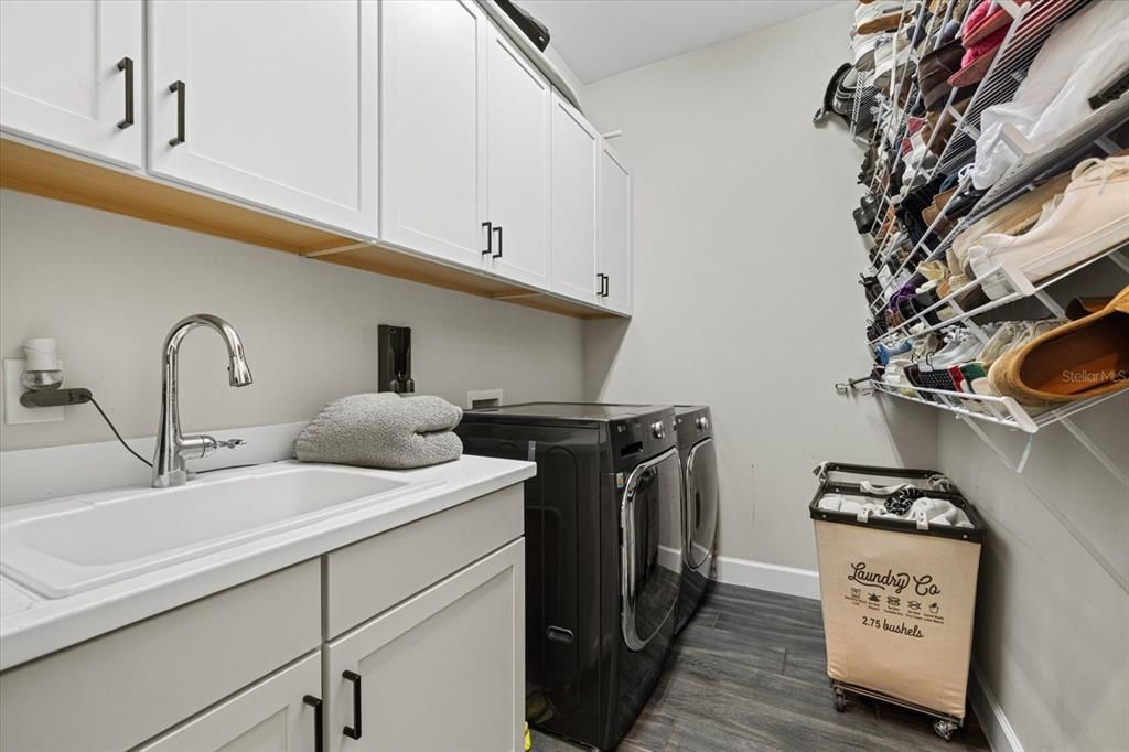 For Sale: $1,650,000 (4 beds, 4 baths, 3963 Square Feet)