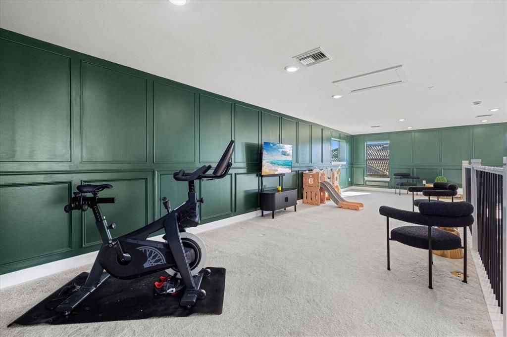 For Sale: $1,650,000 (4 beds, 4 baths, 3963 Square Feet)