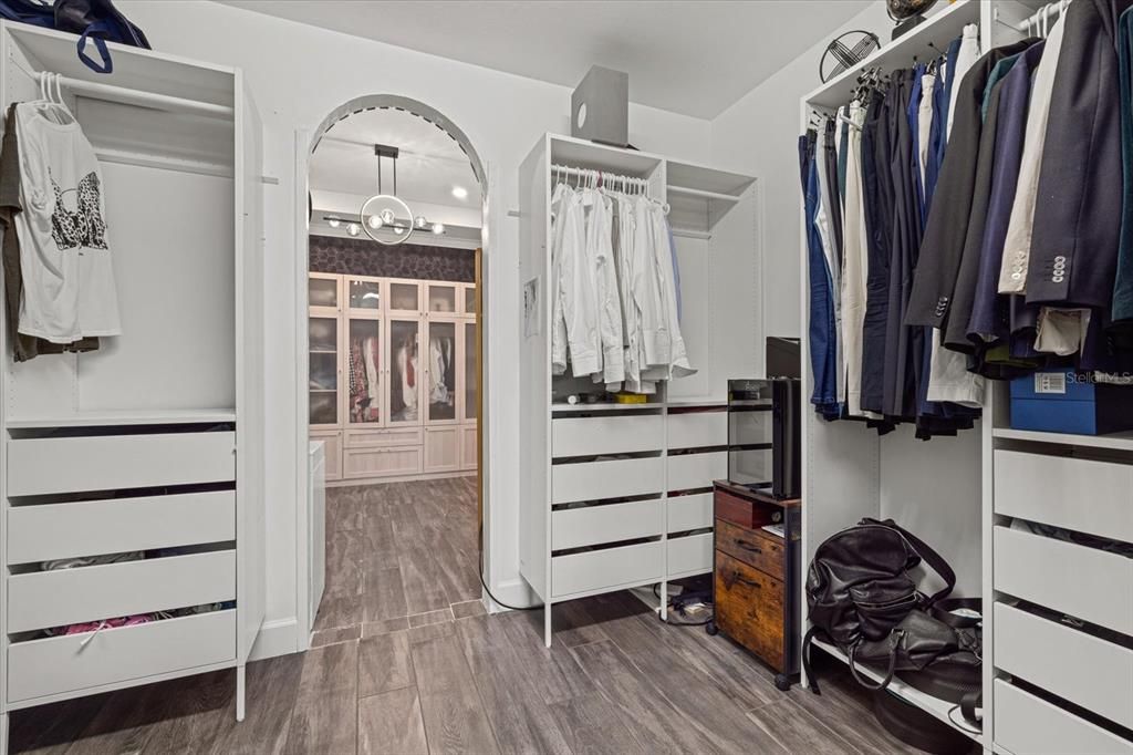 For Sale: $1,650,000 (4 beds, 4 baths, 3963 Square Feet)