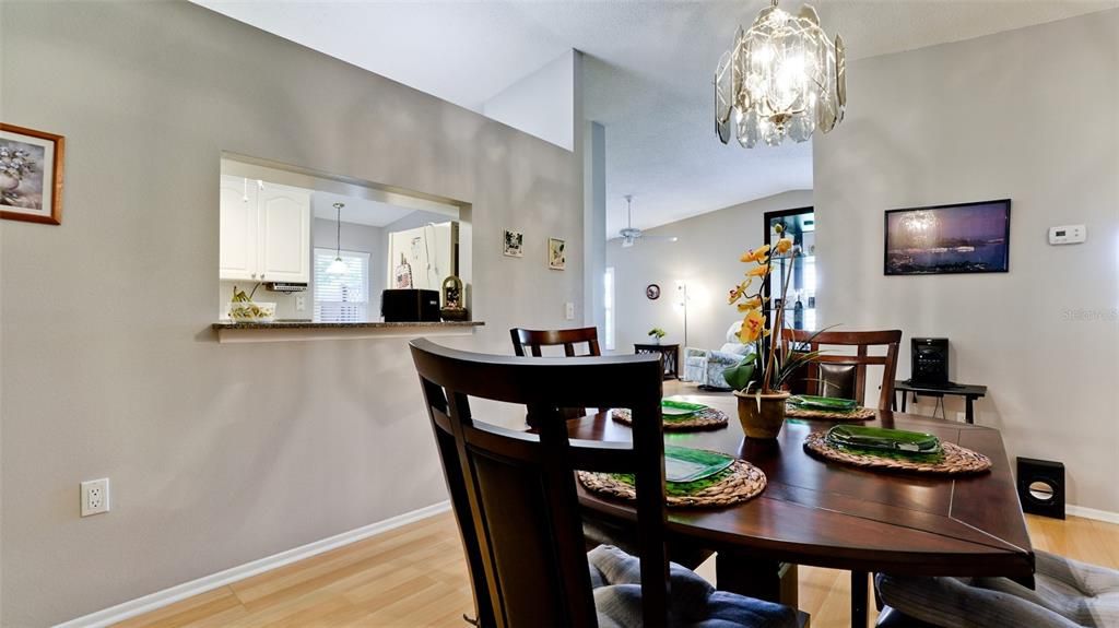 出租: $2,250 (2 贝兹, 2 浴室, 1291 平方英尺)