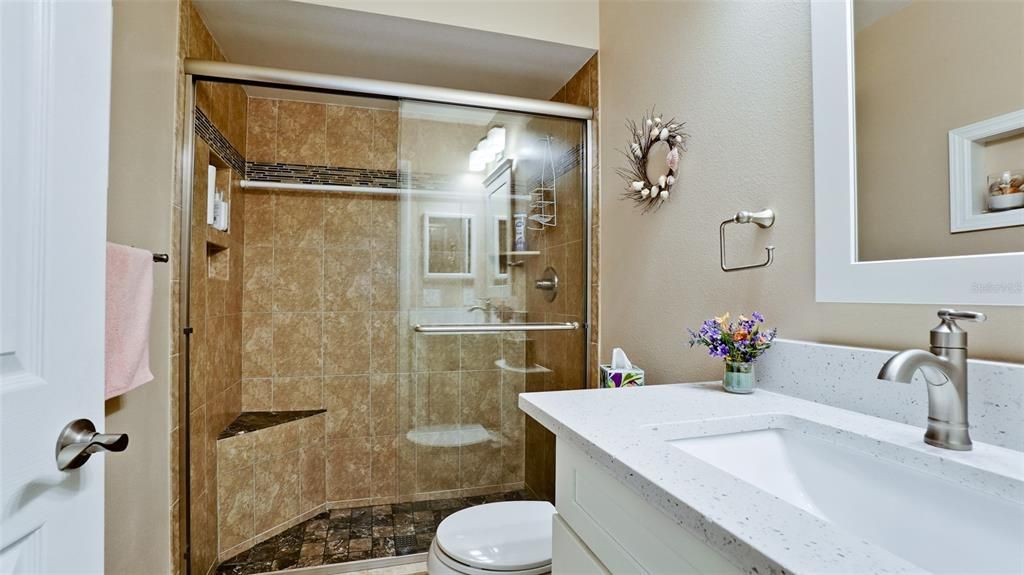 出租: $2,250 (2 贝兹, 2 浴室, 1291 平方英尺)