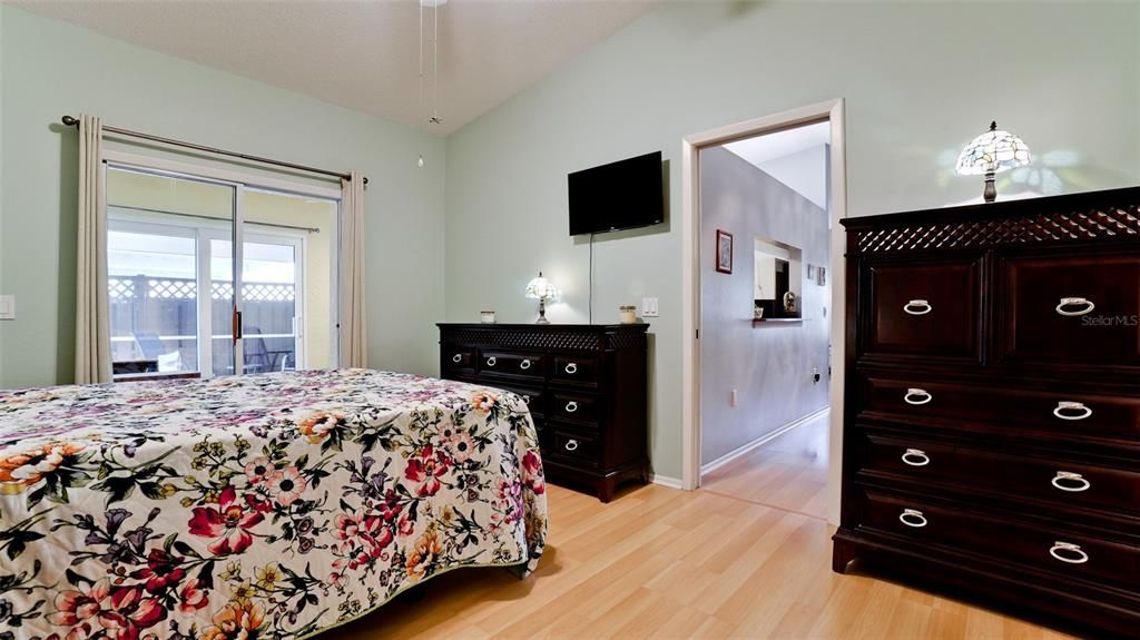 出租: $2,250 (2 贝兹, 2 浴室, 1291 平方英尺)