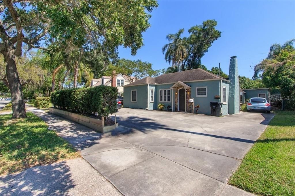 Под контрактом: $1,947 (2 спален, 2 ванн, 1110 Квадратных фут)