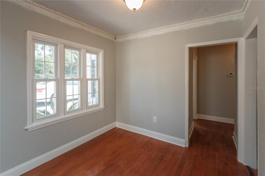 Под контрактом: $1,947 (2 спален, 2 ванн, 1110 Квадратных фут)