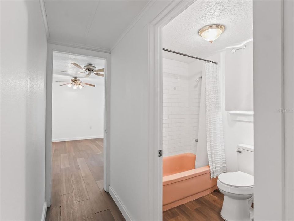 Active With Contract: $79,900 (1 beds, 1 baths, 672 Square Feet)