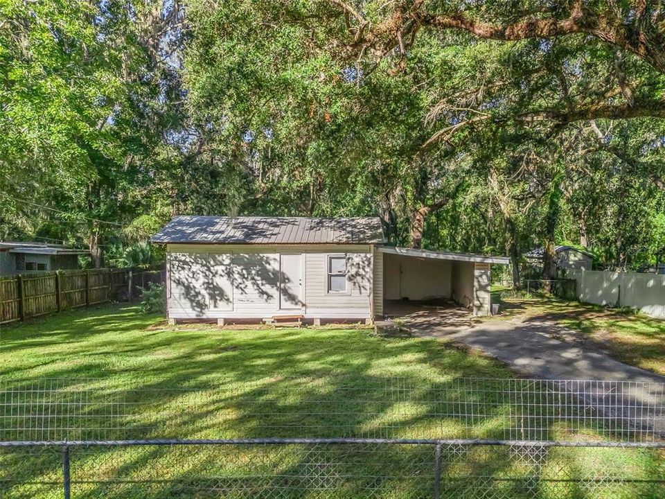 Active With Contract: $79,900 (1 beds, 1 baths, 672 Square Feet)