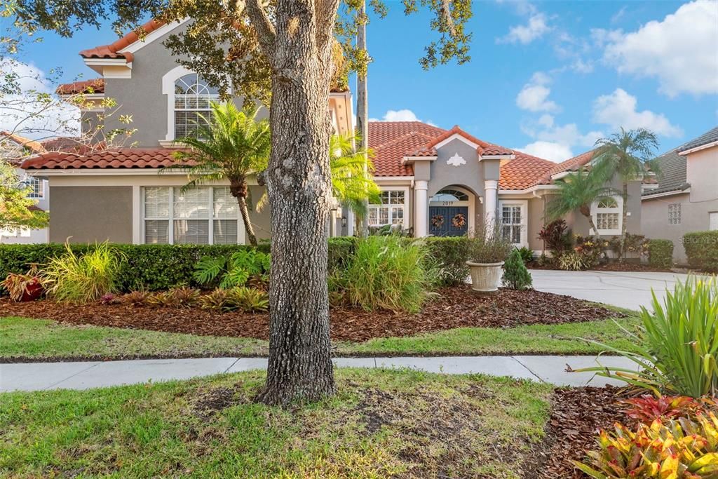 Под контрактом: $875,000 (5 спален, 5 ванн, 3277 Квадратных фут)