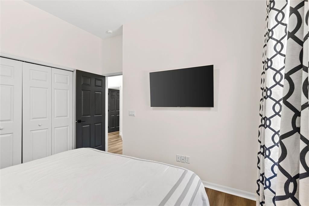 Под контрактом: $875,000 (5 спален, 5 ванн, 3277 Квадратных фут)