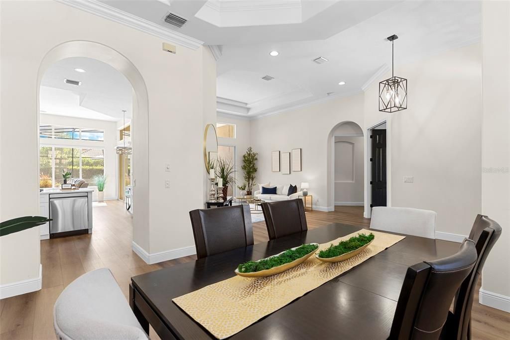 Под контрактом: $875,000 (5 спален, 5 ванн, 3277 Квадратных фут)