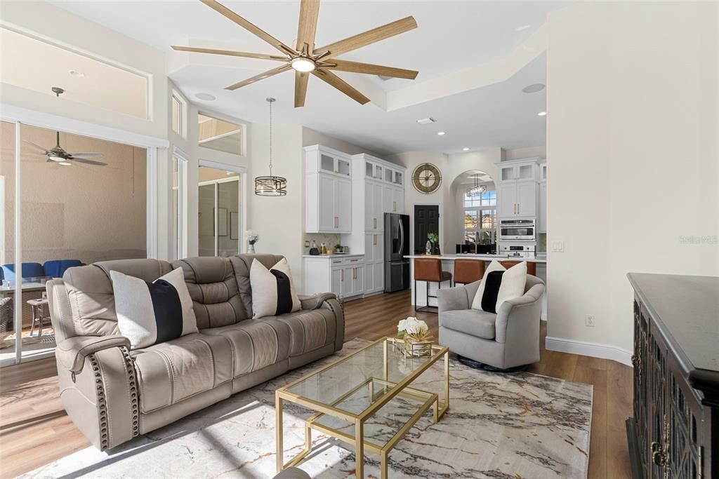 Под контрактом: $875,000 (5 спален, 5 ванн, 3277 Квадратных фут)