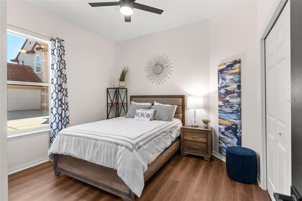 Под контрактом: $875,000 (5 спален, 5 ванн, 3277 Квадратных фут)