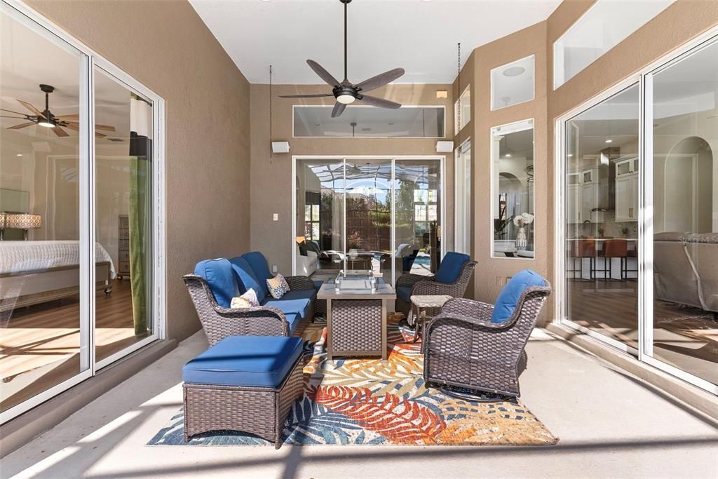 Под контрактом: $875,000 (5 спален, 5 ванн, 3277 Квадратных фут)