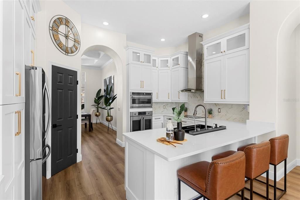 Под контрактом: $875,000 (5 спален, 5 ванн, 3277 Квадратных фут)