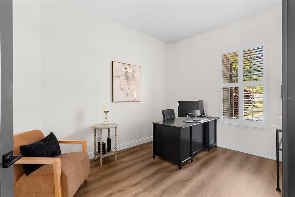 Под контрактом: $875,000 (5 спален, 5 ванн, 3277 Квадратных фут)