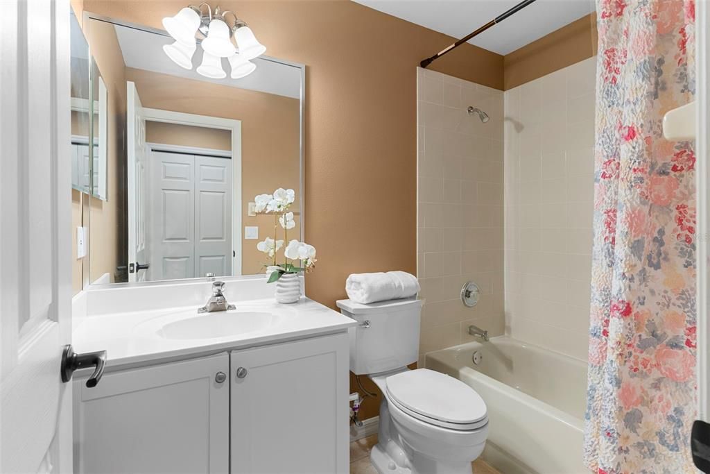 Под контрактом: $875,000 (5 спален, 5 ванн, 3277 Квадратных фут)