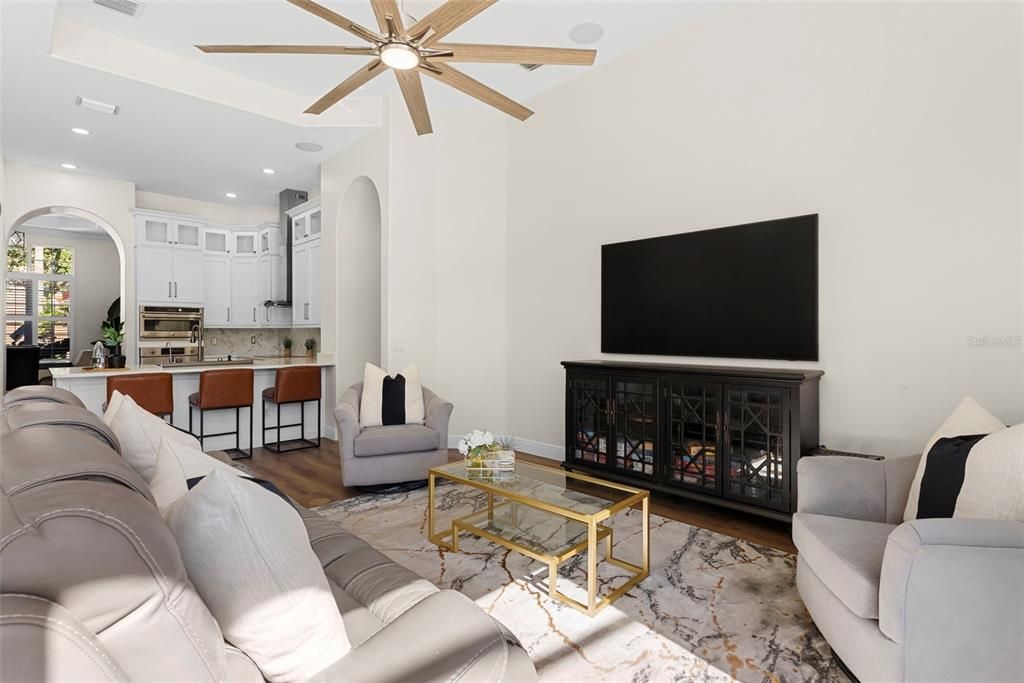 Под контрактом: $875,000 (5 спален, 5 ванн, 3277 Квадратных фут)