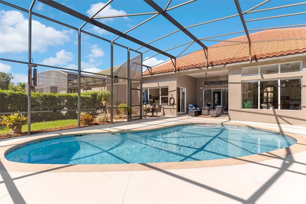 Под контрактом: $875,000 (5 спален, 5 ванн, 3277 Квадратных фут)