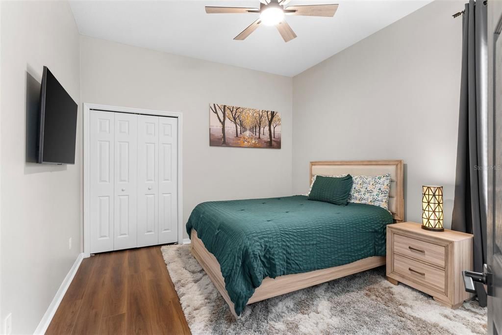 Под контрактом: $875,000 (5 спален, 5 ванн, 3277 Квадратных фут)