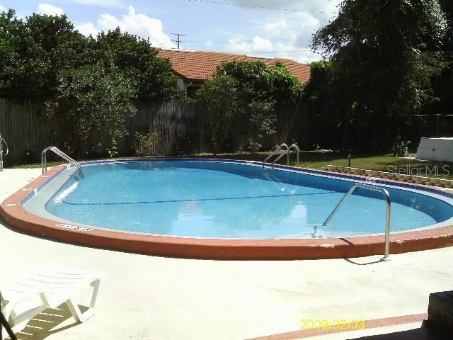 出租: $1,299 (2 贝兹, 2 浴室, 1010 平方英尺)