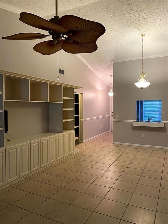 出租: $1,299 (2 贝兹, 2 浴室, 1010 平方英尺)