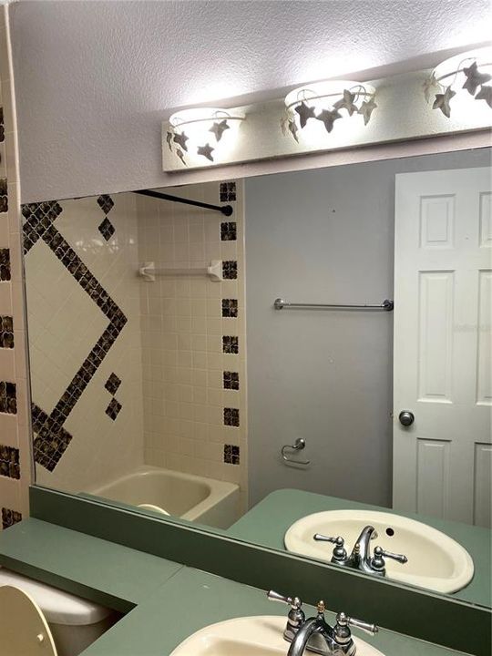 出租: $1,299 (2 贝兹, 2 浴室, 1010 平方英尺)