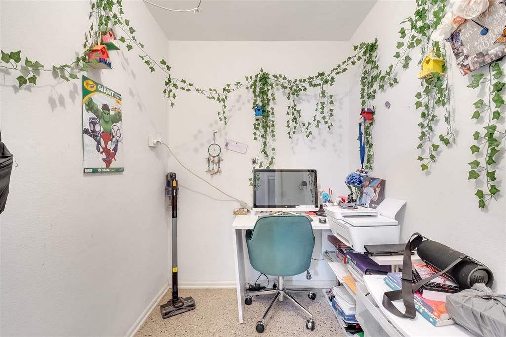 Activo con contrato: $390,000 (3 camas, 2 baños, 1431 Pies cuadrados)