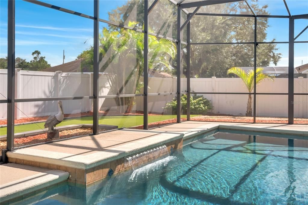 Activo con contrato: $390,000 (3 camas, 2 baños, 1431 Pies cuadrados)