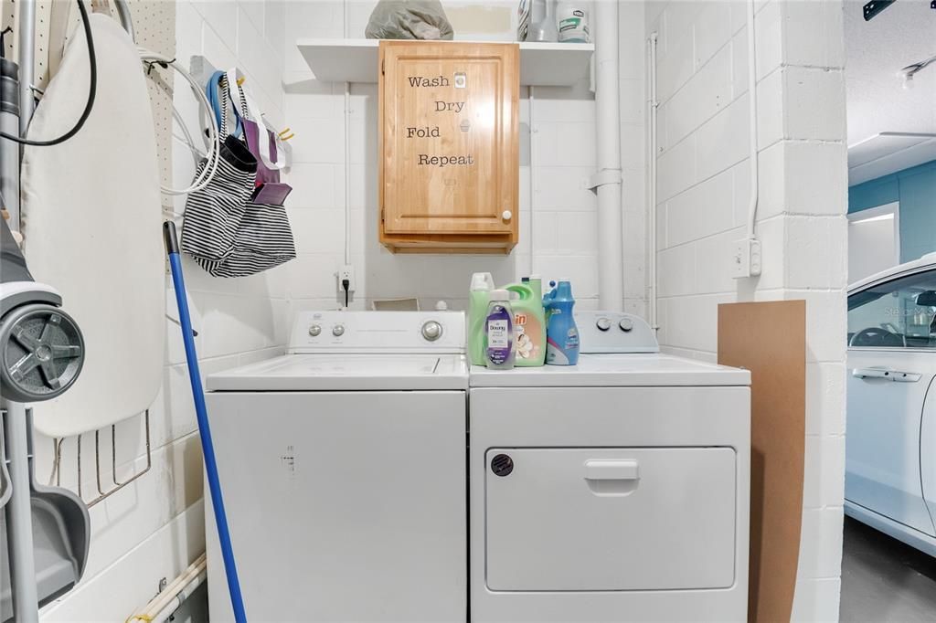 Activo con contrato: $390,000 (3 camas, 2 baños, 1431 Pies cuadrados)