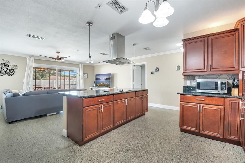 Activo con contrato: $390,000 (3 camas, 2 baños, 1431 Pies cuadrados)