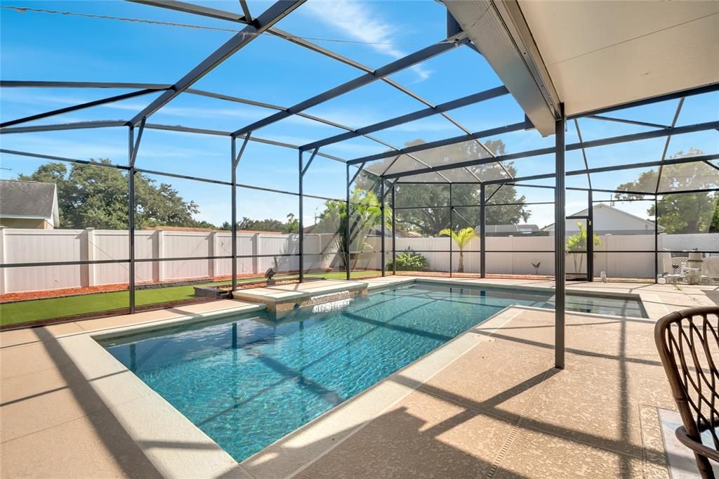 Activo con contrato: $390,000 (3 camas, 2 baños, 1431 Pies cuadrados)