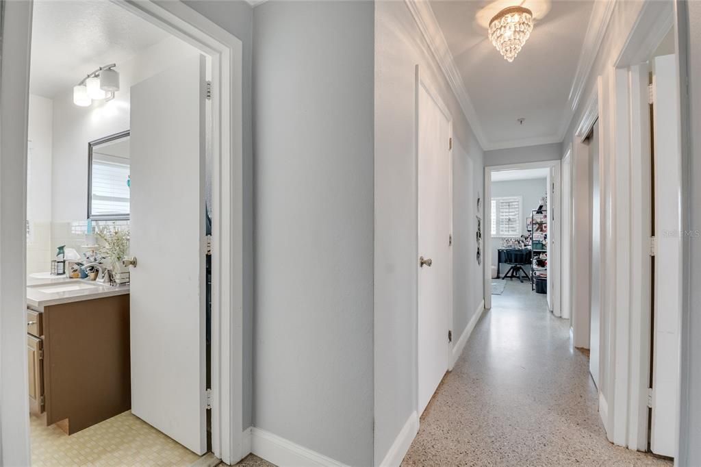 Activo con contrato: $390,000 (3 camas, 2 baños, 1431 Pies cuadrados)