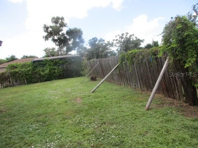 合同活跃: $235,000 (3 贝兹, 1 浴室, 1488 平方英尺)