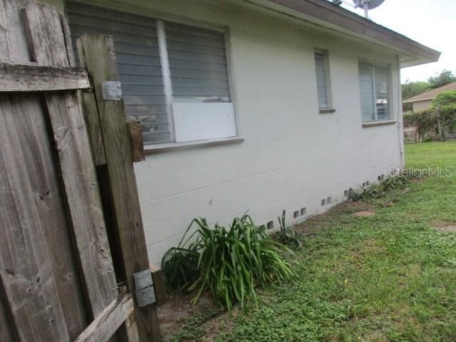 合同活跃: $235,000 (3 贝兹, 1 浴室, 1488 平方英尺)