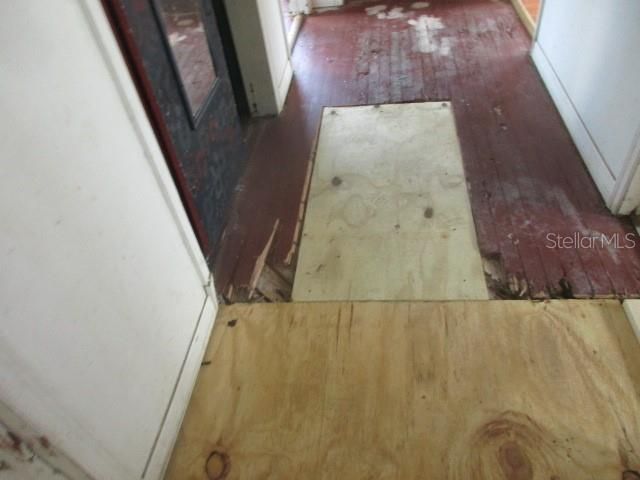 合同活跃: $235,000 (3 贝兹, 1 浴室, 1488 平方英尺)