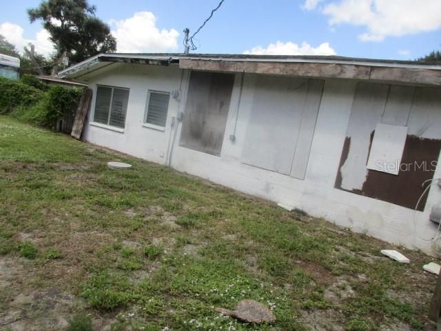 合同活跃: $235,000 (3 贝兹, 1 浴室, 1488 平方英尺)