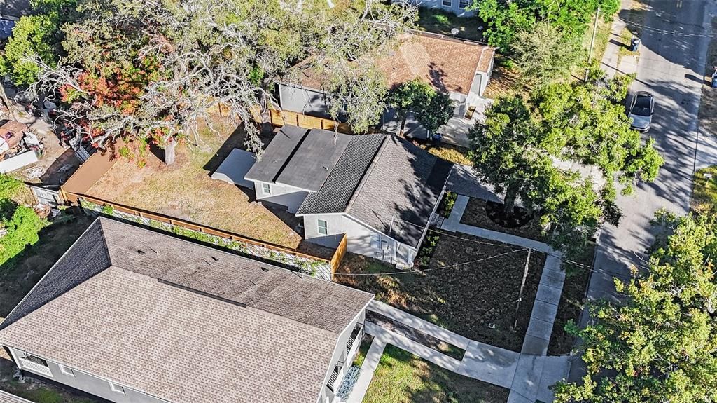 合同活跃: $285,000 (3 贝兹, 1 浴室, 991 平方英尺)