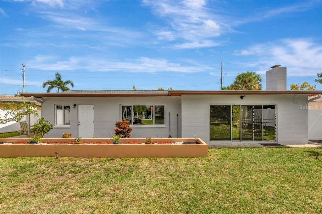 Active With Contract: $609,000 (3 beds, 2 baths, 1980 Square Feet)