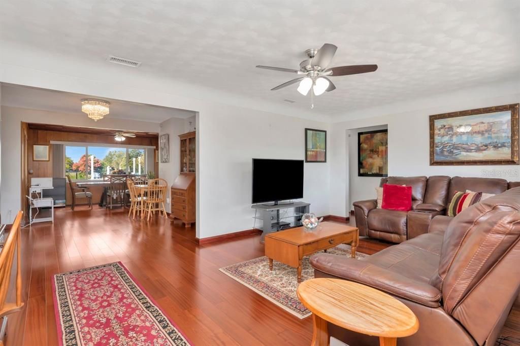 Active With Contract: $609,000 (3 beds, 2 baths, 1980 Square Feet)