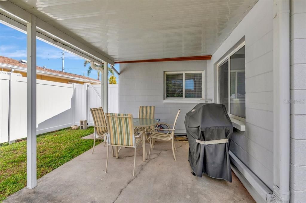 Active With Contract: $609,000 (3 beds, 2 baths, 1980 Square Feet)