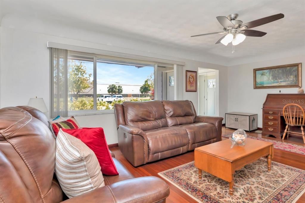 Active With Contract: $609,000 (3 beds, 2 baths, 1980 Square Feet)