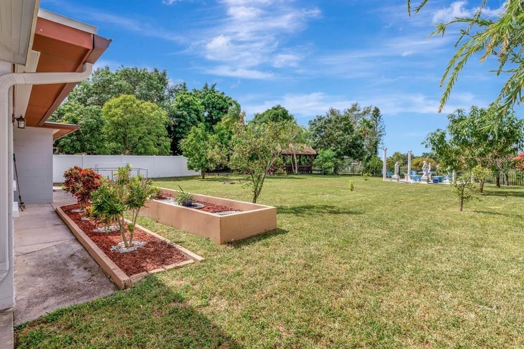 Active With Contract: $609,000 (3 beds, 2 baths, 1980 Square Feet)