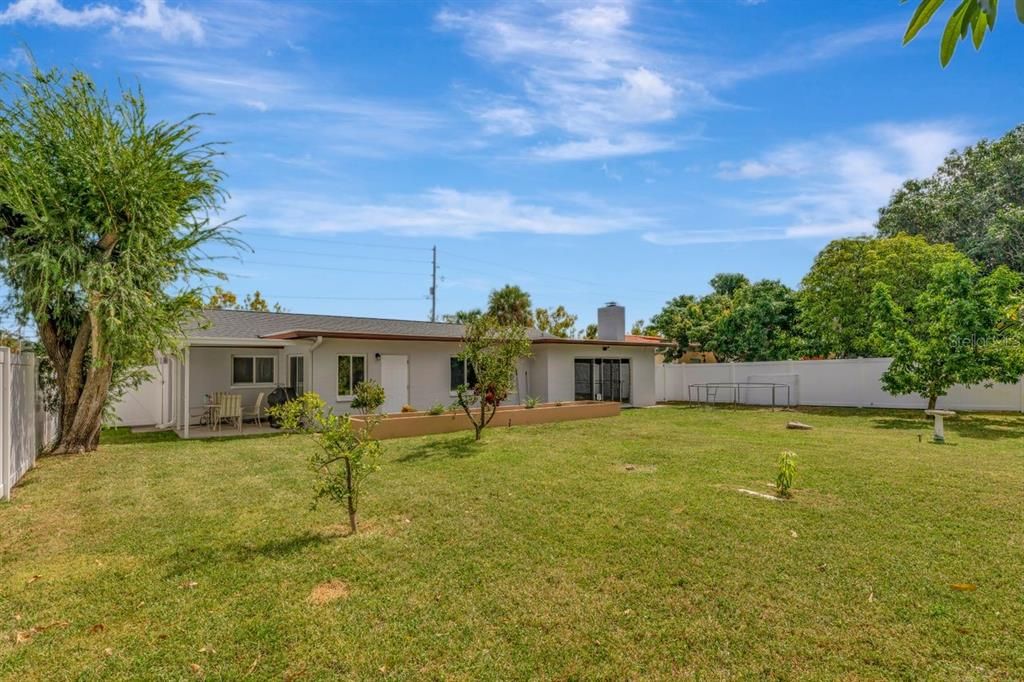 Active With Contract: $609,000 (3 beds, 2 baths, 1980 Square Feet)