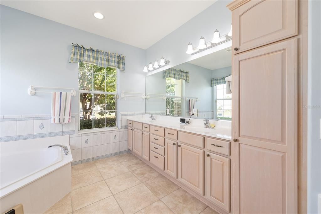 待售: $444,900 (3 贝兹, 2 浴室, 2419 平方英尺)