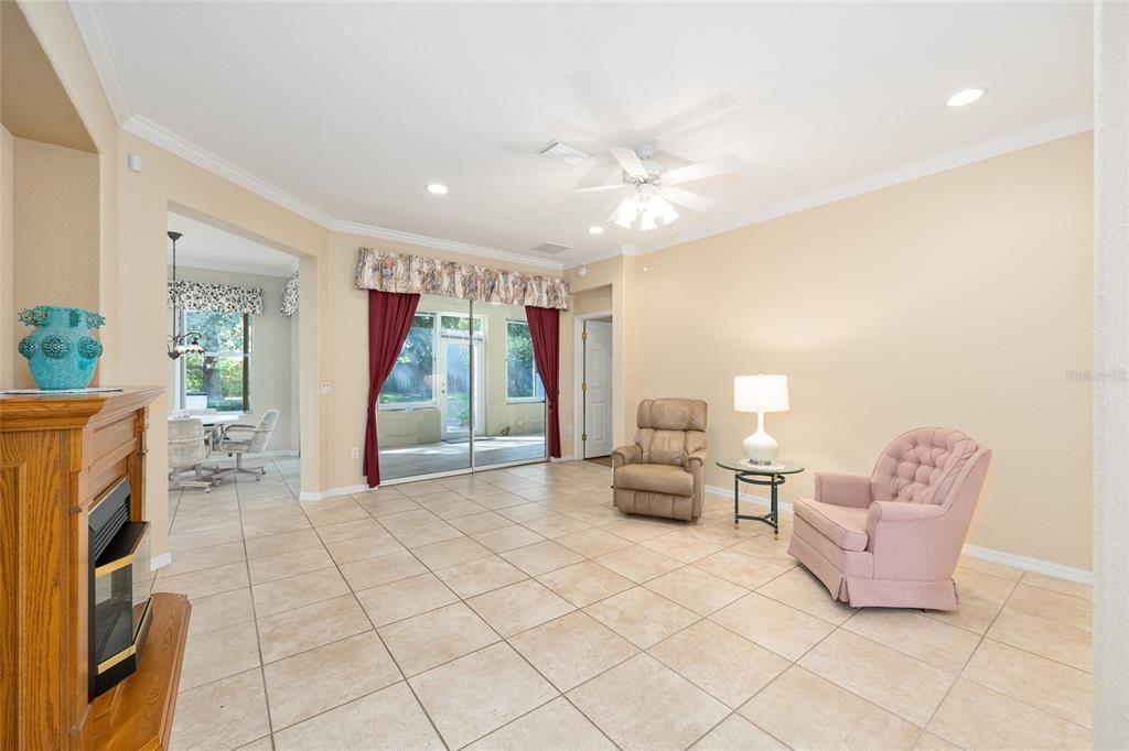 待售: $444,900 (3 贝兹, 2 浴室, 2419 平方英尺)