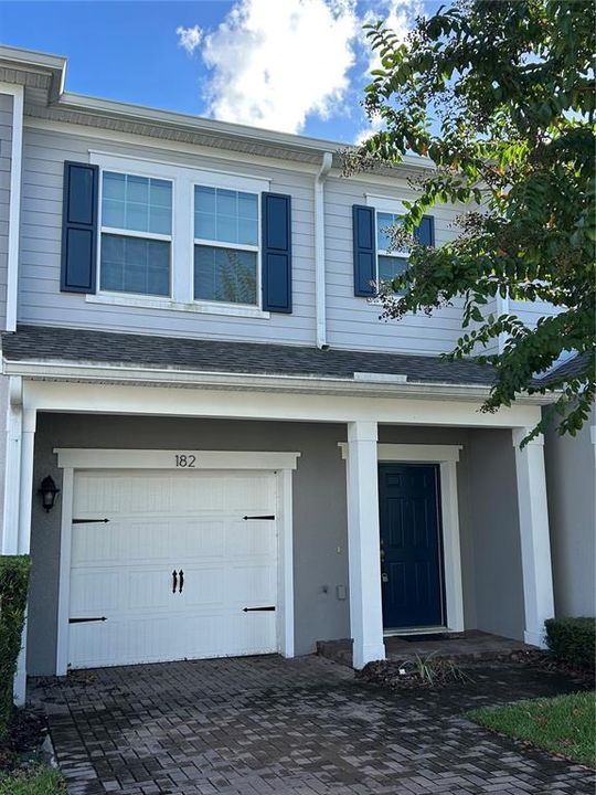 Recently Rented: $2,050 (3 beds, 2 baths, 1396 Square Feet)