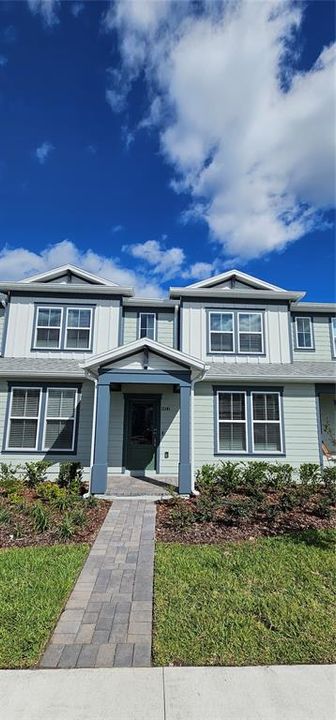 For Rent: $2,795 (3 beds, 2 baths, 1683 Square Feet)