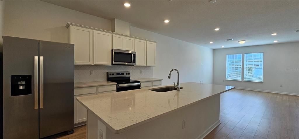 For Rent: $2,795 (3 beds, 2 baths, 1683 Square Feet)