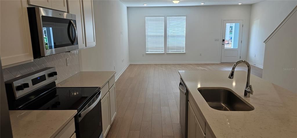 For Rent: $2,795 (3 beds, 2 baths, 1683 Square Feet)